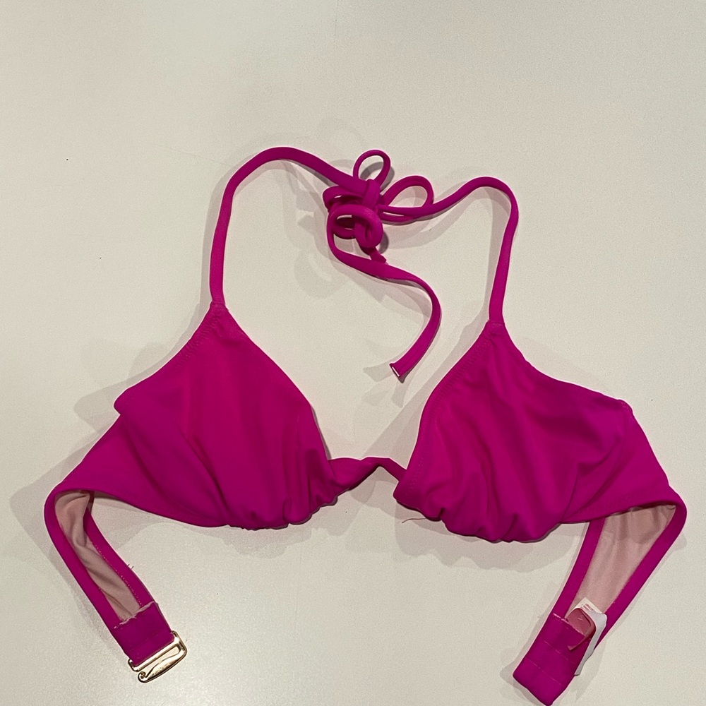 Cute VS swim top with underwire!